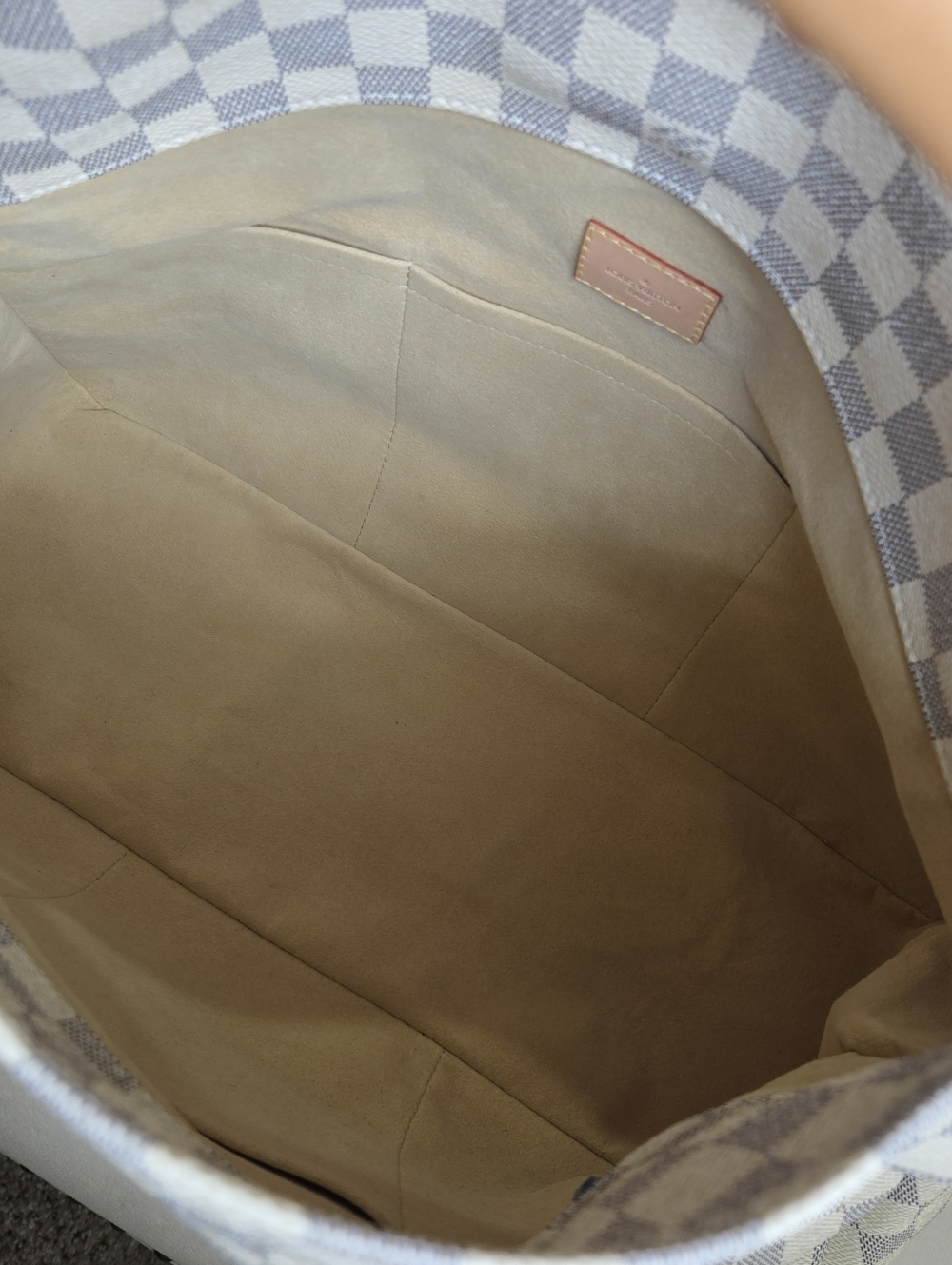 Authentic Louis Vuitton Damier Azur Artsy - Picture 9 of 13